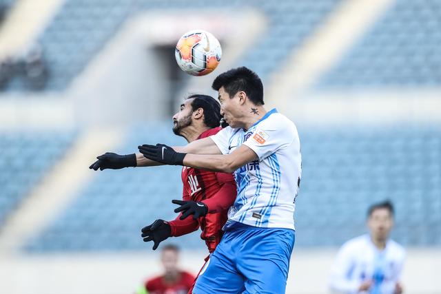 冲锋陷阵！保罗·乔治半场9中5贡献13分3助 开场4中4