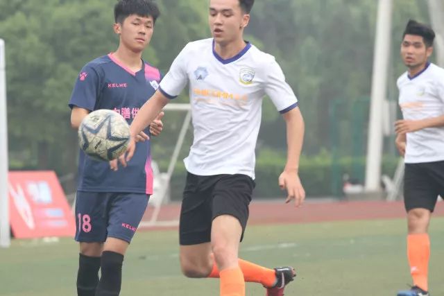 首次首发就在欧冠进球 曼城小将破本泽马17年纪录
